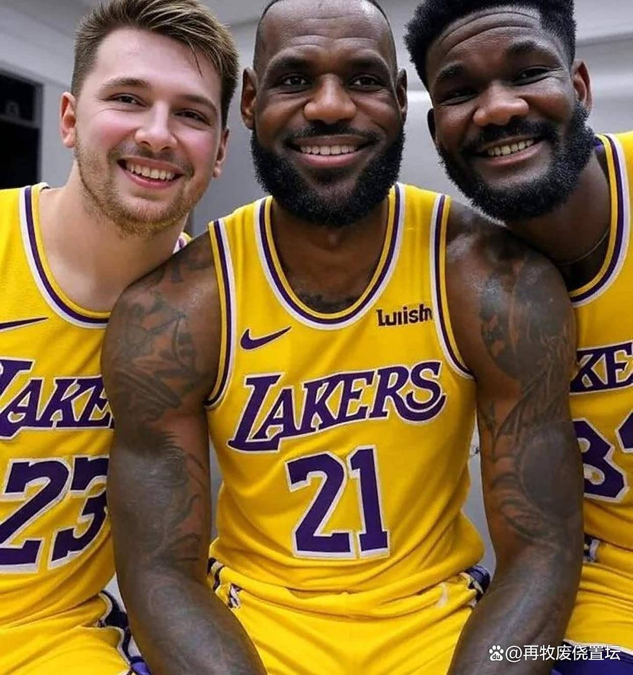 9you sports-重返赛场引发热议！，詹姆斯在DWG比赛中出色发挥赛场气氛高涨-9you sports